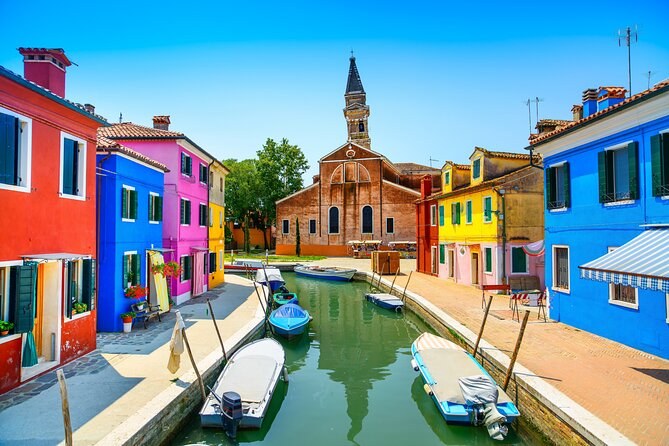 Murano & Burano Islands Small-Group Tour by Private Boat
