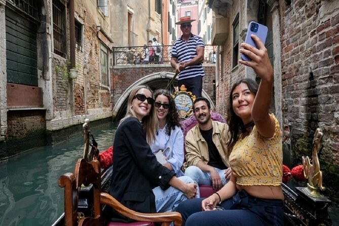 St Mark's, Doge's Palace & Gondola Ride with Murano and Burano